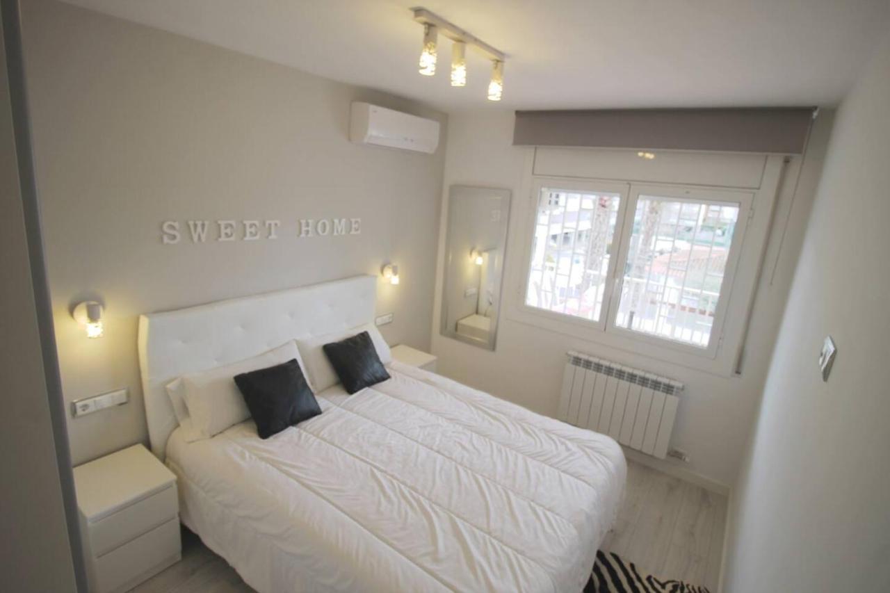 Family Deluxe Apartment Beach กาสเตย์เดเฟลส์ ภายนอก รูปภาพ